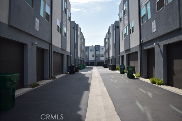 321 Placemark, Irvine CA: https://media.crmls.org/medias/f852d7c3-fd92-4e58-ae98-f2cba1c68e06.jpg