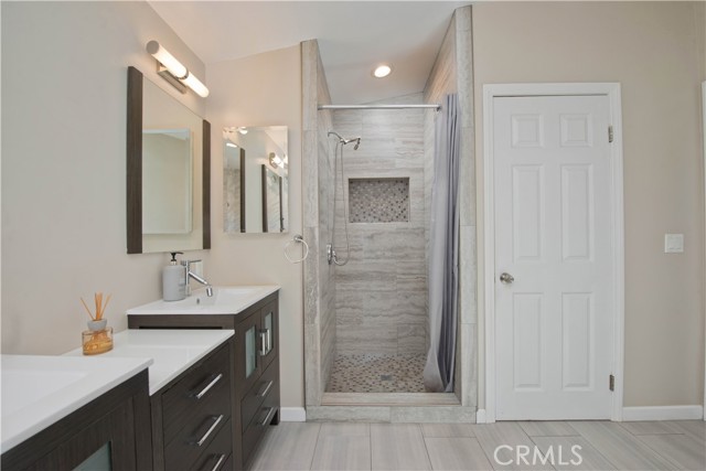 Detail Gallery Image 34 of 53 For 32031 Emerald Lane, Castaic,  CA 91384 - 4 Beds | 3 Baths