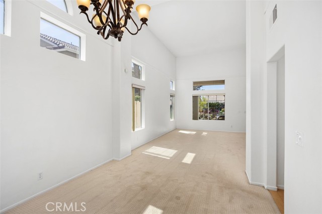 Detail Gallery Image 14 of 39 For 32147 Corte Florecita, Temecula,  CA 92592 - 5 Beds | 3 Baths
