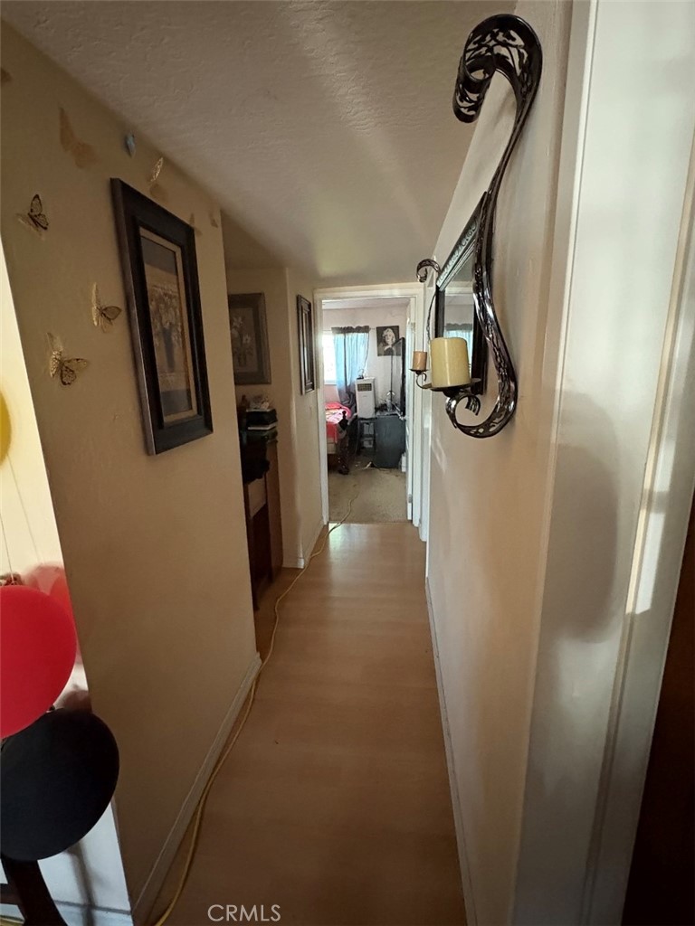 https://media.crmls.org/medias/f8535350-d15f-41b3-a7e2-8e61de2c19c4.jpg?preset=X-Large