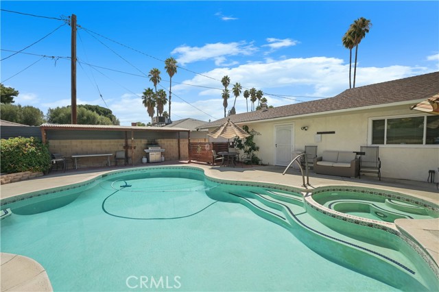 Detail Gallery Image 7 of 43 For 3260 Vista Way, Hemet,  CA 92544 - 4 Beds | 2/1 Baths