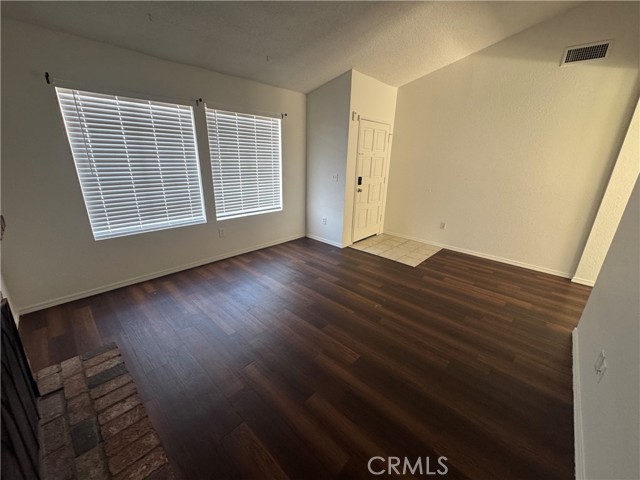 Detail Gallery Image 6 of 38 For 10165 W Glendon Cir, Santee,  CA 92071 - 3 Beds | 2 Baths