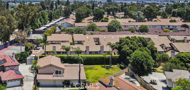 17262 Chase Street, Northridge CA: https://media.crmls.org/medias/f853b347-4ff5-437b-9033-47ddf225cb2d.jpg