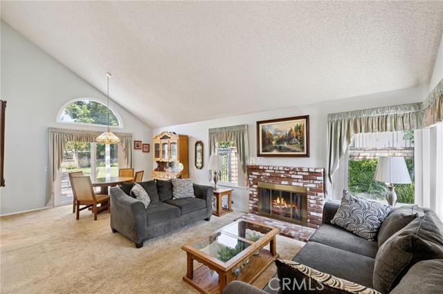 1251 Shakespeare Drive, Riverside CA: https://media.crmls.org/medias/f8542d79-2a85-4207-be4d-ceb119c721c0.jpg