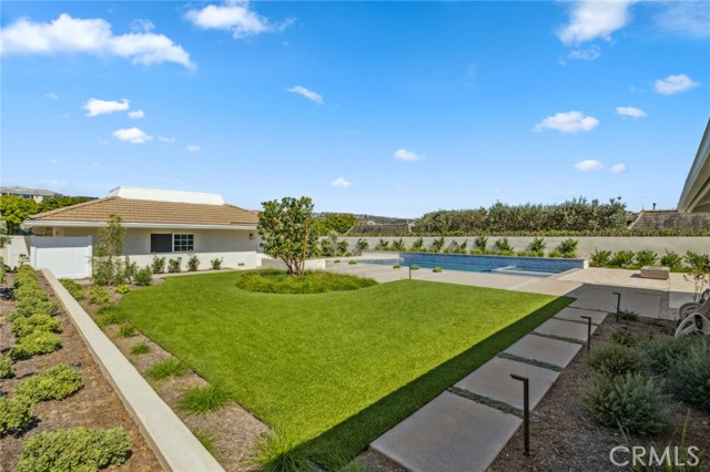 Detail Gallery Image 6 of 58 For 3601 Seabreeze Ln, Corona Del Mar,  CA 92625 - 4 Beds | 2/1 Baths