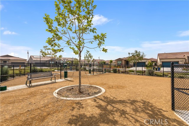 4071 E Amigos Privado, Ontario CA: https://media.crmls.org/medias/f85444dc-2e8b-4673-9a0a-e1026be2f7af.jpg