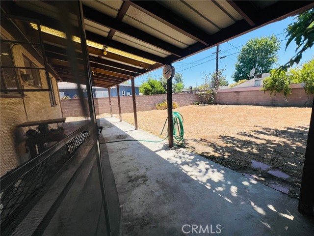 8165 Mammoth Avenue, Panorama City CA: https://media.crmls.org/medias/f8545e0e-5ba3-478f-bdc7-ac938334f826.jpg