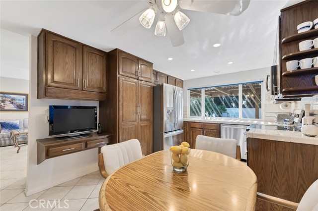 Detail Gallery Image 14 of 39 For 20828 Bermuda St, Chatsworth,  CA 91311 - 4 Beds | 2 Baths