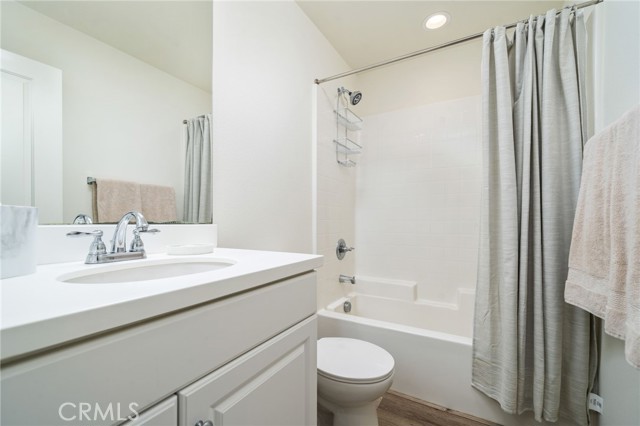 877 Orchid Way, Azusa CA: https://media.crmls.org/medias/f854992e-03c1-415c-bb16-680d45f4d60b.jpg