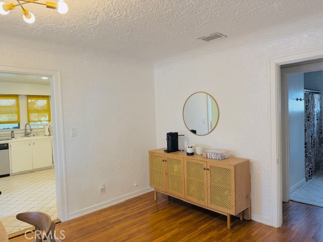 Detail Gallery Image 4 of 14 For 1312 N Baker St, Santa Ana,  CA 92706 - 2 Beds | 1 Baths