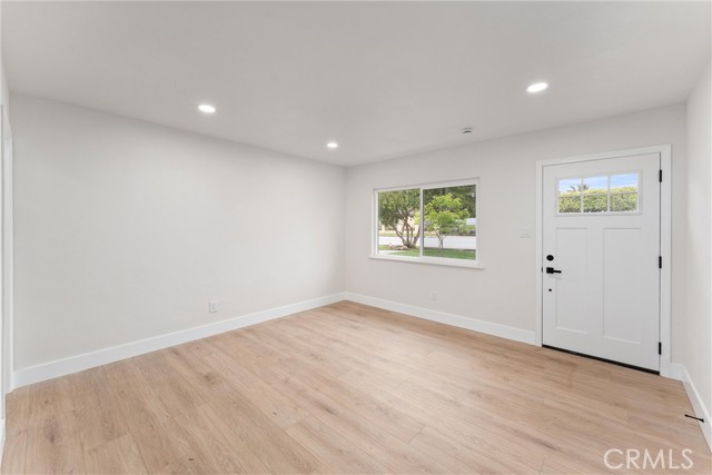 Detail Gallery Image 6 of 36 For 920 W Hollyvale St, Azusa,  CA 91702 - 2 Beds | 2 Baths