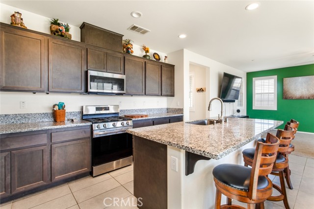 Detail Gallery Image 7 of 41 For 1489 Black Diamond Dr, Beaumont,  CA 92223 - 3 Beds | 2/1 Baths