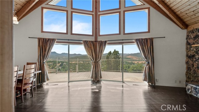 Detail Gallery Image 8 of 69 For 19383 Stonegate Rd, Hidden Valley Lake,  CA 95467 - 4 Beds | 3 Baths