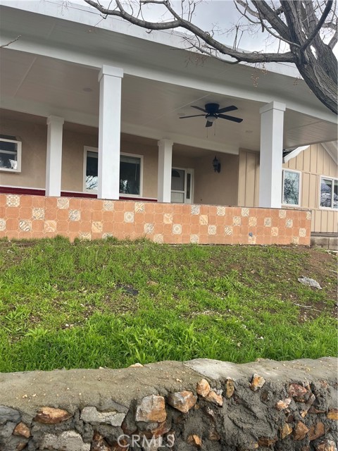 Detail Gallery Image 2 of 22 For 19260 Santa Rosa Mine, Perris,  CA 92570 - 4 Beds | 2 Baths