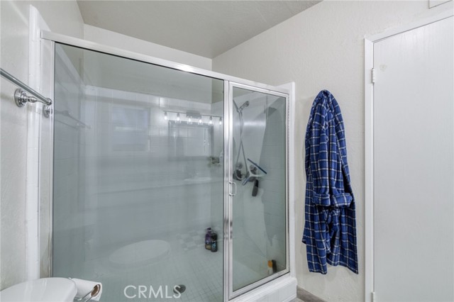 Detail Gallery Image 14 of 29 For 6384 E Lowe Ave, Fresno,  CA 93727 - 3 Beds | 2 Baths