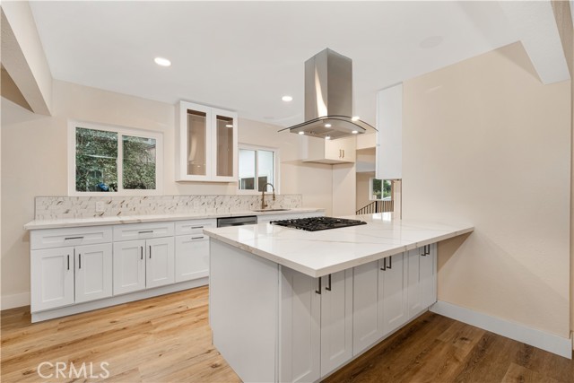 Detail Gallery Image 13 of 49 For 17124 Saticoy St, Lake Balboa,  CA 91406 - 3 Beds | 2 Baths