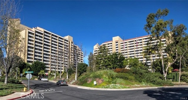 24055 Paseo Del Lago 1058, Laguna Woods CA: https://media.crmls.org/medias/f857a4be-fdfd-4afd-b131-e20df4dff29e.jpg