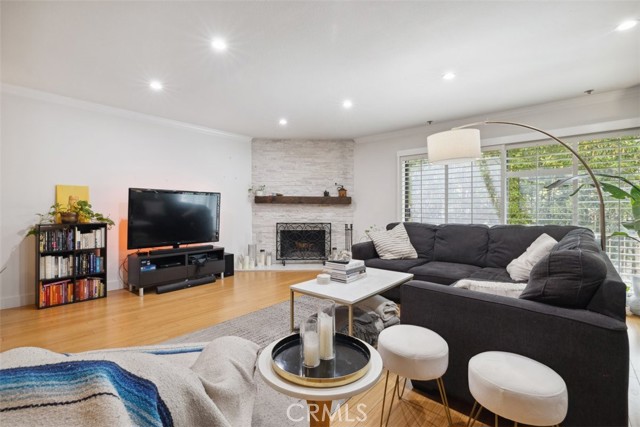 4455 Fulton Avenue, Sherman Oaks CA: https://media.crmls.org/medias/f859de72-3ff2-4013-8f5e-f5b03a1f05d2.jpg