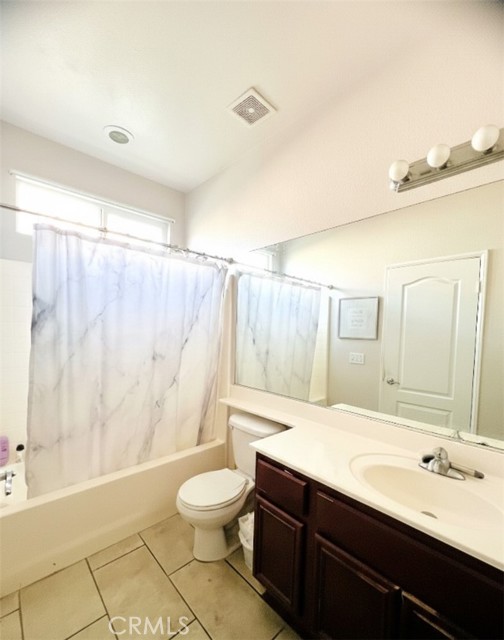 Detail Gallery Image 7 of 16 For 845 Brisbane, Hemet,  CA 92545 - 5 Beds | 4 Baths