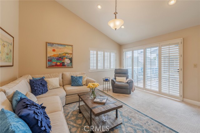 Detail Gallery Image 12 of 43 For 622 N Guadalupe Ave #B,  Redondo Beach,  CA 90277 - 3 Beds | 2/1 Baths