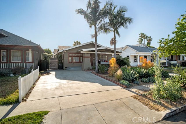 Detail Gallery Image 2 of 37 For 3031 4th Ave, Los Angeles,  CA 90018 - 6 Beds | 4/1 Baths