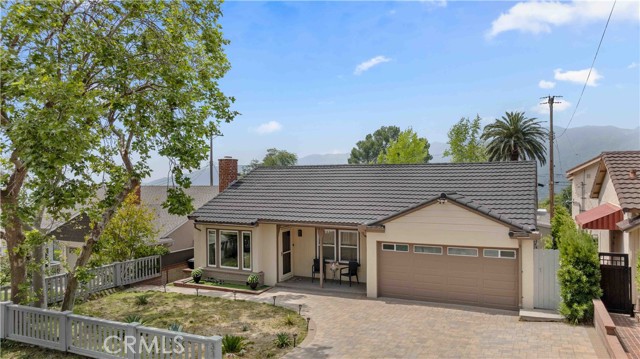 3348 Burritt Way, La Crescenta CA: https://media.crmls.org/medias/f85c602b-9164-43ce-88fd-f3aa1b2b2ba0.jpg
