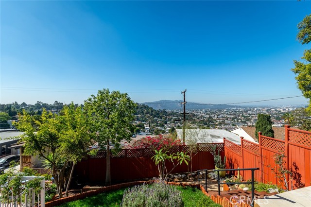 Detail Gallery Image 49 of 58 For 1404 Corona Dr, Glendale,  CA 91205 - 4 Beds | 2/1 Baths