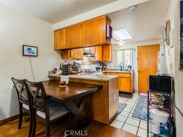 60 Casa Street, San Luis Obispo CA: https://media.crmls.org/medias/f85d6ba3-5c1e-495b-88ae-e98b8ac625b5.jpg