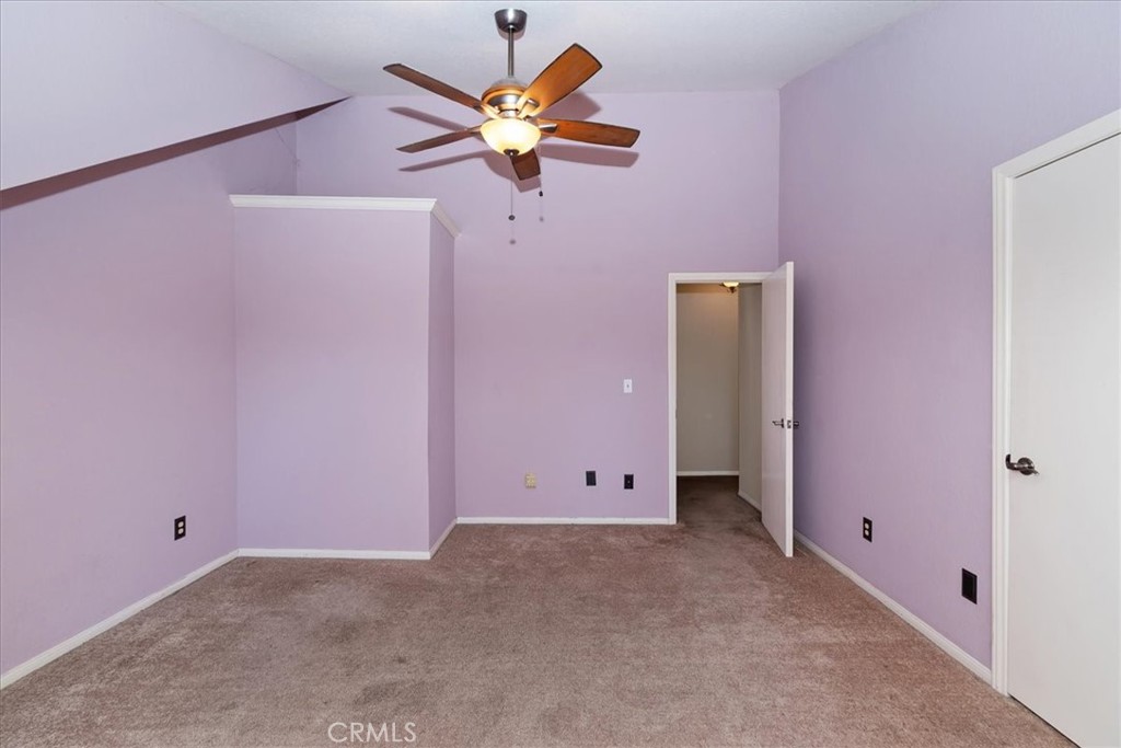 https://media.crmls.org/medias/f85d6c31-b4a5-4bef-917d-d9fd569ba60e.jpg?preset=X-Large