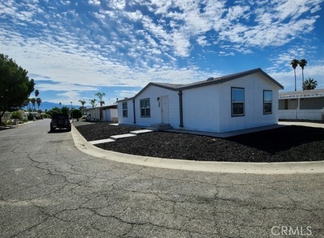 Detail Gallery Image 2 of 13 For 250 San Carlos, Hemet,  CA 92543 - 3 Beds | 2 Baths