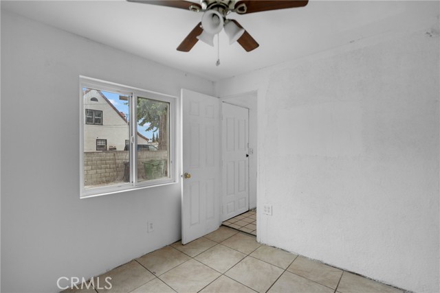 1007 E Kay Street, Compton CA: https://media.crmls.org/medias/f85e71c3-b383-4825-9f6c-fc050cde9b6c.jpg