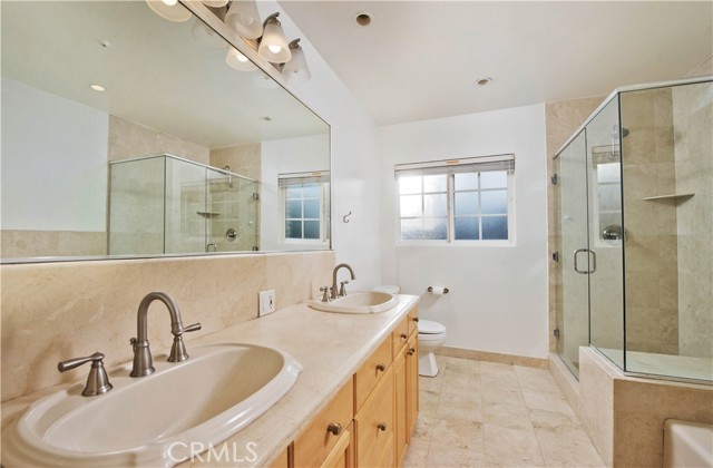Detail Gallery Image 14 of 19 For 3610 Scadlock Ln, Sherman Oaks,  CA 91403 - 3 Beds | 2/1 Baths