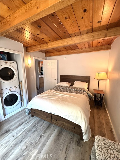Detail Gallery Image 31 of 44 For 38532 N Shore Dr, Fawnskin,  CA 92333 - 3 Beds | 2/1 Baths