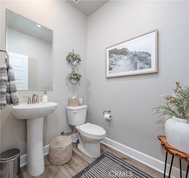 19209 Tideline Court, Huntington Beach CA: https://media.crmls.org/medias/f85ffc3d-8066-4a77-a88a-17254457a1db.jpg
