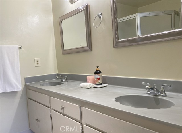 Detail Gallery Image 7 of 15 For 2706 Voorhees Ave #1,  Redondo Beach,  CA 90278 - 3 Beds | 2/1 Baths