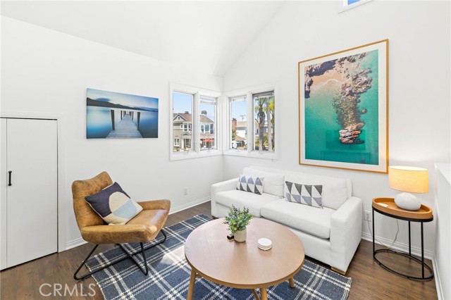 Detail Gallery Image 18 of 22 For 124 Garnet Ave, Newport Beach,  CA 92662 - 4 Beds | 2 Baths