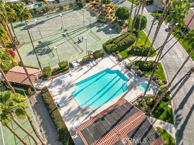 106 Estrella Street, Rancho Mirage CA: https://media.crmls.org/medias/f860c8fe-06f0-4866-a8d2-3de8b2e24cd9.jpg