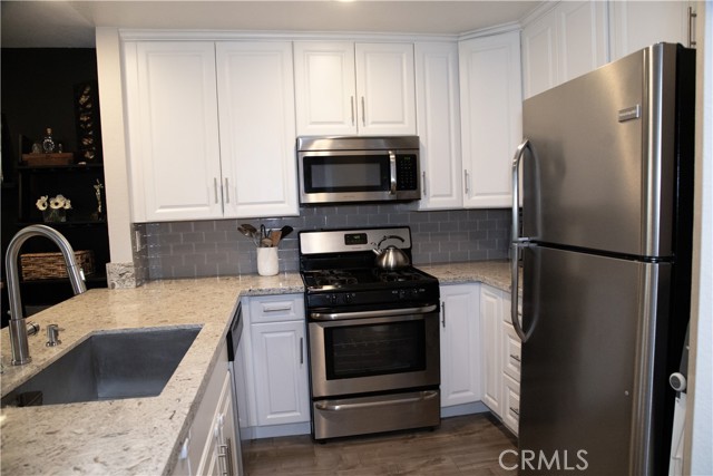 22171 Rim Pointe, Lake Forest CA: https://media.crmls.org/medias/f860d7ea-f57d-4a6c-9845-5f7cdee10641.jpg