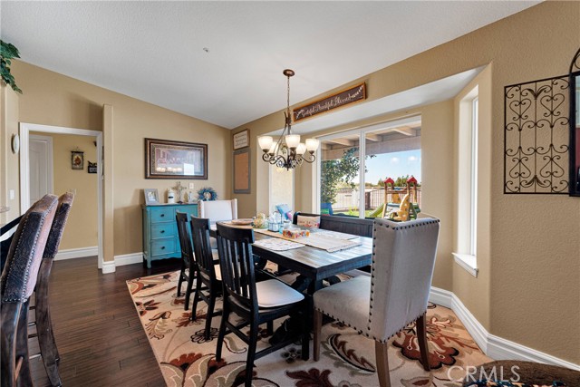 12958 Ranchero Road, Oak Hills CA: https://media.crmls.org/medias/f860f639-209d-4acc-b677-5635cecfd274.jpg