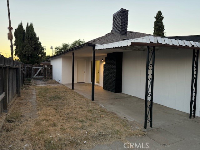 https://media.crmls.org/medias/f8610331-629a-41d3-8188-ab0c88429236.jpg?preset=X-Large