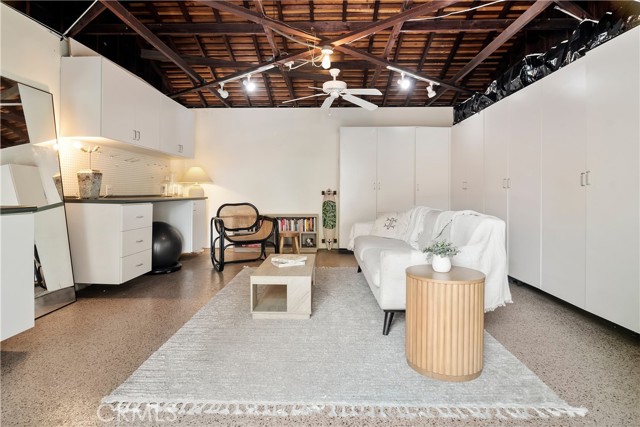 4634 Nagle Avenue, Sherman Oaks CA: https://media.crmls.org/medias/f861880c-9703-4967-8572-6d02cbbfa79e.jpg