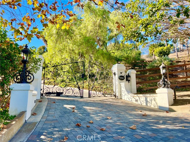 Detail Gallery Image 1 of 75 For 31541 Peppertree Bend, San Juan Capistrano,  CA 92675 - 7 Beds | 8/2 Baths