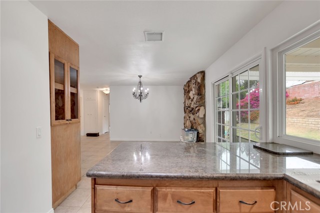Detail Gallery Image 11 of 30 For 265 W Campus View Dr, Riverside,  CA 92507 - 4 Beds | 2 Baths