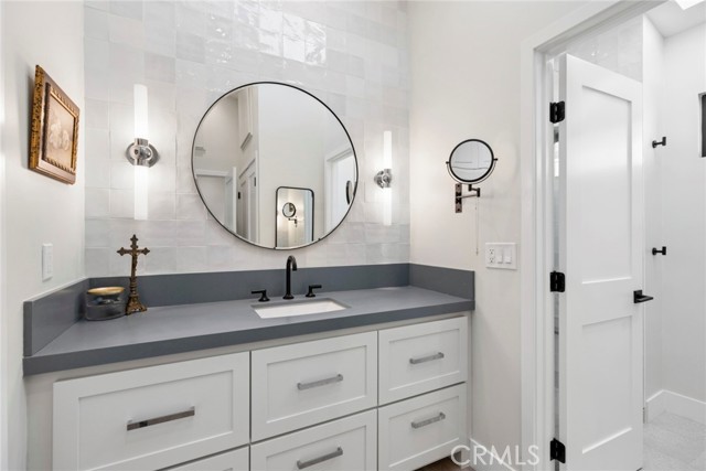 Detail Gallery Image 16 of 36 For 659 Vista Bonita, Newport Beach,  CA 92660 - 2 Beds | 2/1 Baths