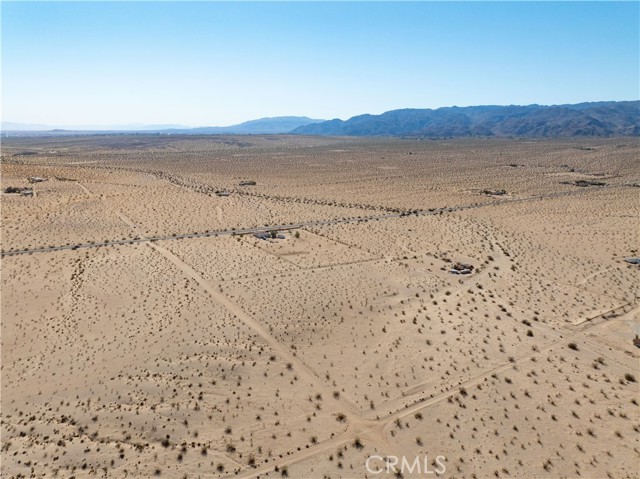 Detail Gallery Image 8 of 25 For 69050 Emerald St, Twentynine Palms,  CA 92277 - – Beds | – Baths