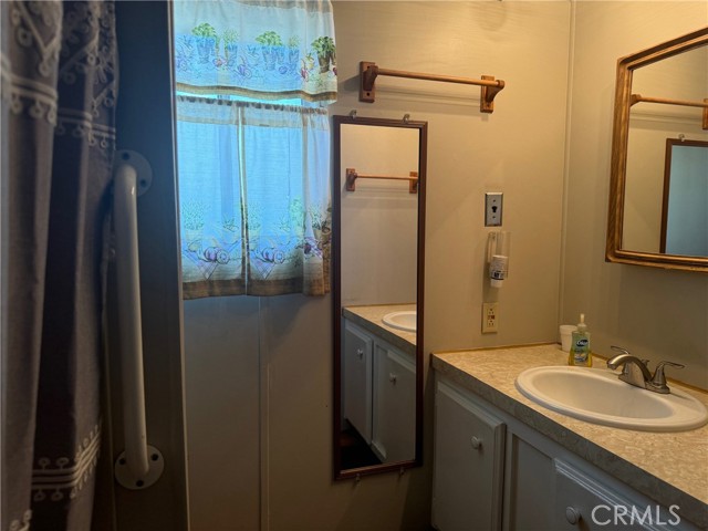 1349 W 135 th Street, Gardena CA: https://media.crmls.org/medias/f862b5d3-899d-4fcd-a2b8-b7cc2af14457.jpg
