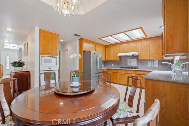 5939 N Vista Street, San Gabriel CA: https://media.crmls.org/medias/f862d6a3-bcaf-4cd1-8829-d2ce88ee9fb3.jpg