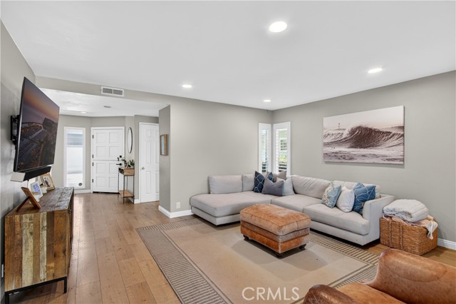 Detail Gallery Image 5 of 25 For 175 Admiral Way #20,  Costa Mesa,  CA 92627 - 3 Beds | 2/1 Baths