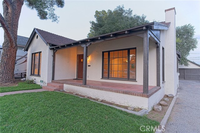 550 N 1st Avenue, Upland CA: https://media.crmls.org/medias/f862f479-9590-47d2-ad65-eda461cd56da.jpg
