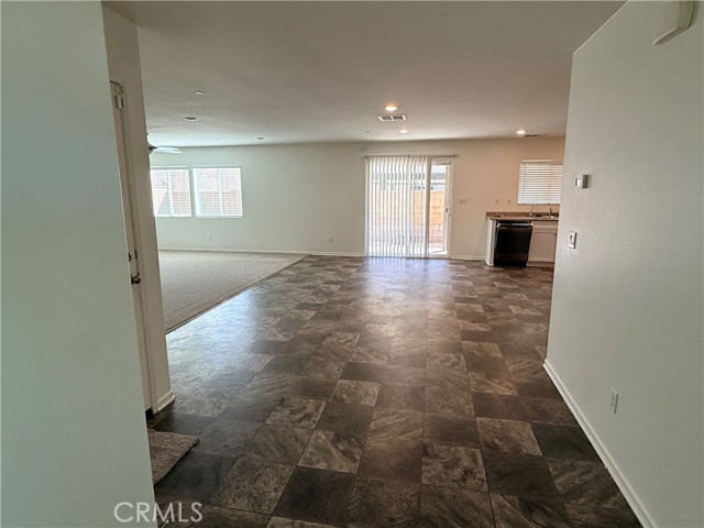 Detail Gallery Image 3 of 29 For 16931 Montgomery, Fontana,  CA 92336 - 3 Beds | 2/1 Baths